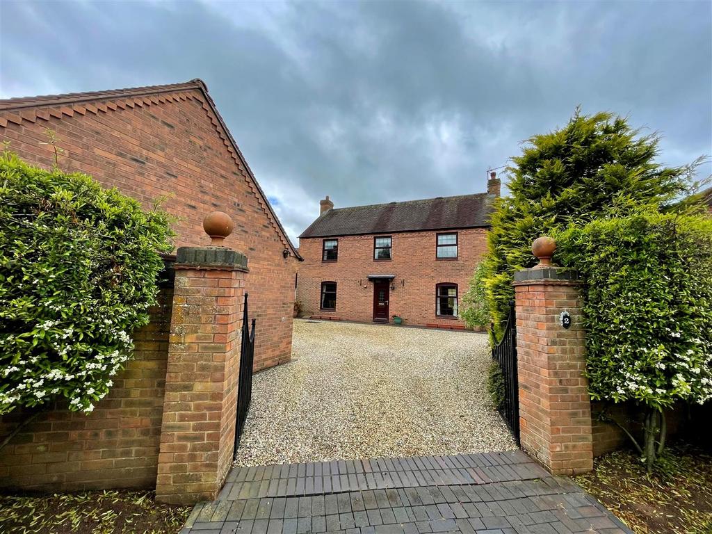 Cherry Lane, Bearley CV37 4 bed detached house for sale £600,000