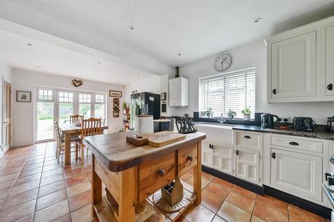 63 Headley Road, Liphook, GU30 7PR