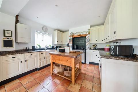 63 Headley Road, Liphook, GU30 7PR