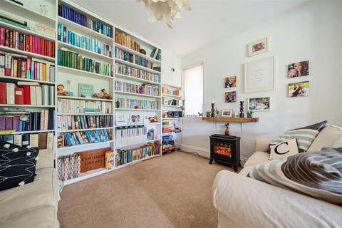 63 Headley Road, Liphook, GU30 7PR