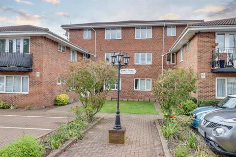 2 bedroom penthouse for sale, Shirley Road, Leigh-on-Sea SS9