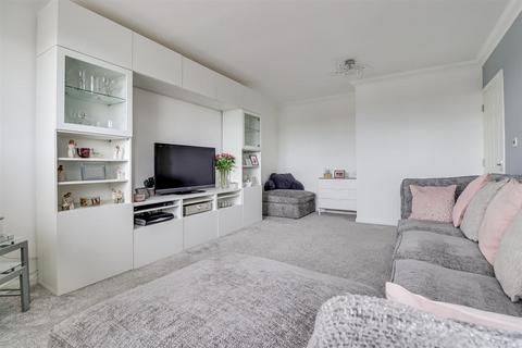 2 bedroom penthouse for sale, Shirley Road, Leigh-on-Sea SS9