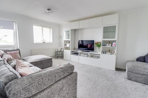 2 bedroom penthouse for sale, Shirley Road, Leigh-on-Sea SS9