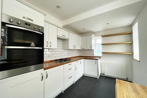 3 bedroom link detached house to rent, Canada Road, W3