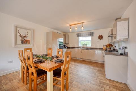 5 bedroom detached house for sale, Meadow Close, Newton Burgoland