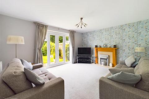 4 bedroom detached house for sale, Bradstone Drive, Nottingham NG3