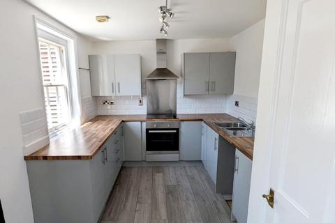 6 bedroom flat to rent, High Street, Rochester