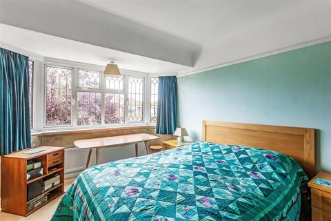 54 Culverhay, Ashtead, KT21 1PS
