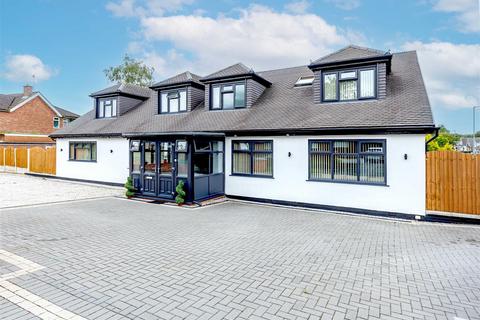 4 bedroom detached bungalow for sale, Elizabeth Road, Walsall