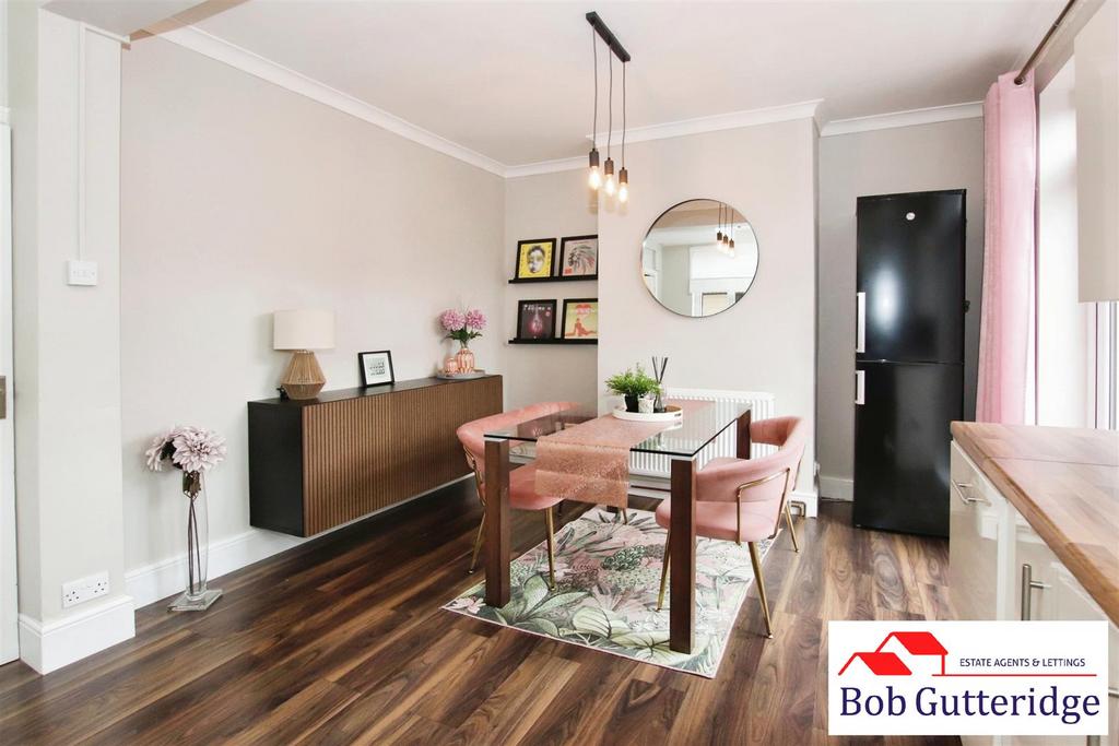 Open plan fitted kitchen / dining room