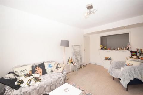 2 bedroom apartment to rent, White Hart Lane, Barnes