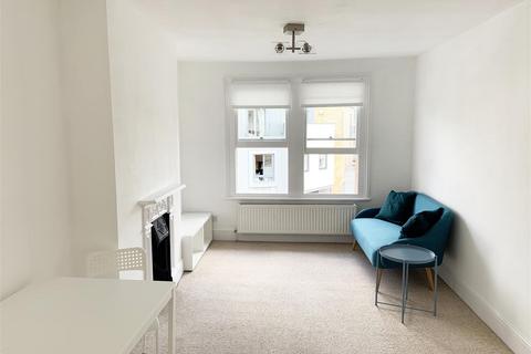 2 bedroom apartment to rent, White Hart Lane, Barnes