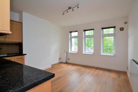 1 bedroom flat to rent, Heath Road, Twickenham