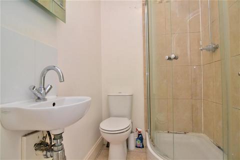 1 bedroom flat to rent, Heath Road, Twickenham