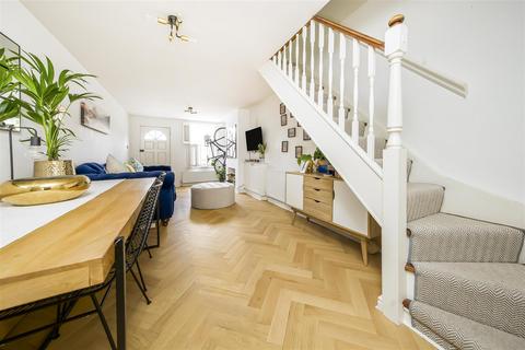 2 bedroom terraced house for sale, Grosvenor Road, Twickenham