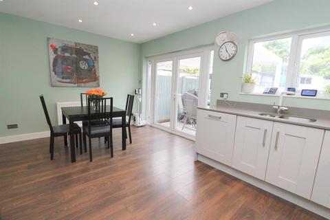 47 Stanley Square, Carshalton, SM5 4LX