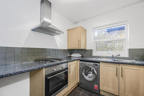 2 bedroom apartment to rent, Epping New Road, Buckhurst Hill