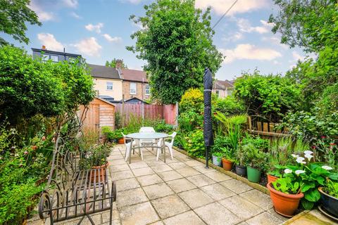 2 bedroom house for sale, Dagenham Road, Leyton