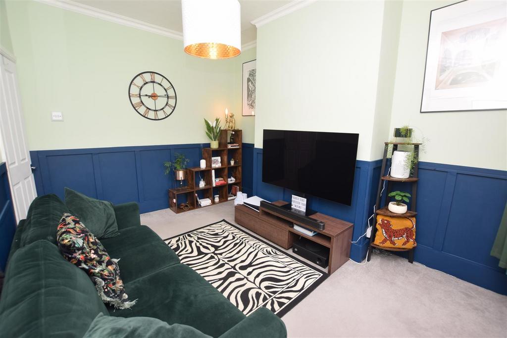 Sitting / dining room