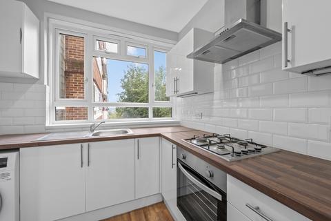 3 bedroom flat to rent, Fernwood, SW19