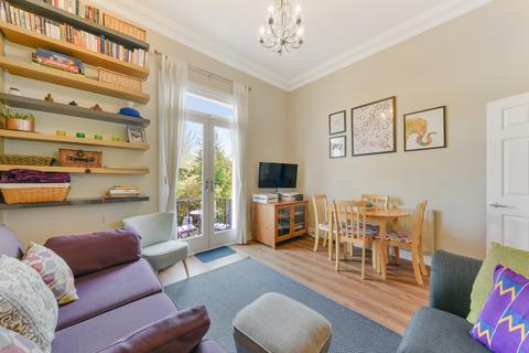 2 bedroom flat to rent, Bedford Hill, SW12