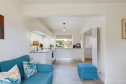 28 Stonecross Road, Whitby, YO21 3LT
