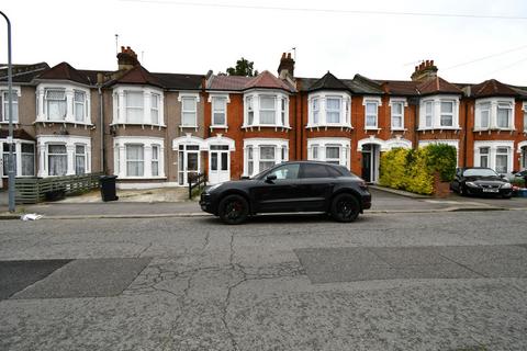 3 bedroom terraced house to rent, Cobham Road, Ilford, IG3
