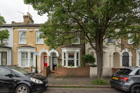 3 bedroom terraced house for sale, Cary Road, London E11