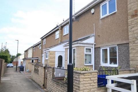 3 bedroom terraced house to rent, Broom Hill Drive, Doncaster DN4