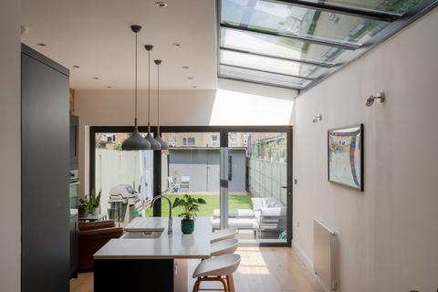 28 Downsell Road, London, E15 2BU