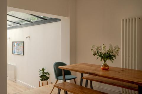 28 Downsell Road, London, E15 2BU