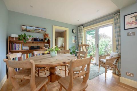 2 Abbots Close, North Berwick, EH39 5HN