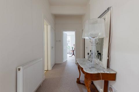 16a Henderson Row, Edinburgh, EH3 5DR