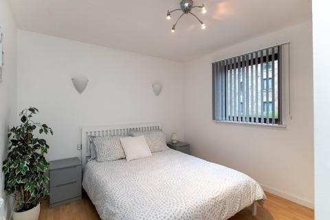 12/1 Duddingston Mills, Edinburgh, EH8 7TU