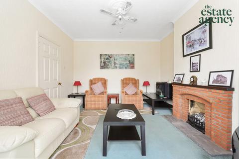 2 bedroom semi-detached bungalow for sale, South Avenue, Chingford , E4