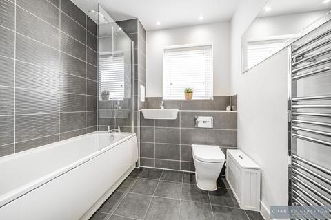 4 Falcon Way, South Ockendon, RM15 5FW