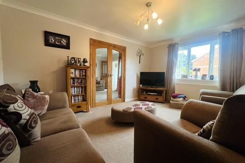 4 bedroom semi-detached house for sale, Lakemore, Peterlee, County Durham, SR8