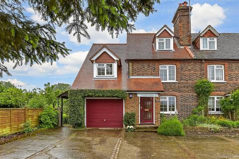 4 bedroom end of terrace house for sale, Tonbridge Road, East Peckham, Tonbridge, Kent