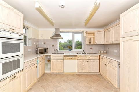 4 bedroom end of terrace house for sale, Tonbridge Road, East Peckham, Tonbridge, Kent