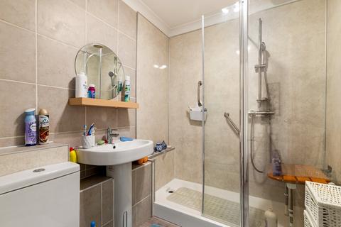 46 Lynwood, Folkestone, CT19 5DB