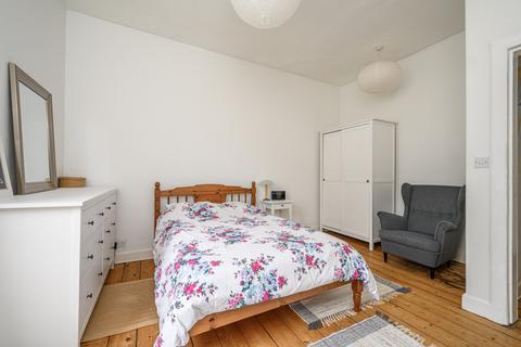 38/15 Caledonian Crescent, Edinburgh, EH11 2AG