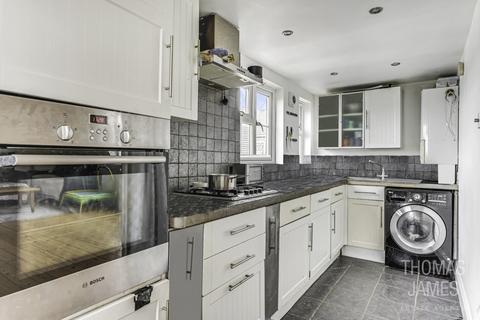 2 bedroom flat for sale, Spencer Mews, Bowes Park, N13