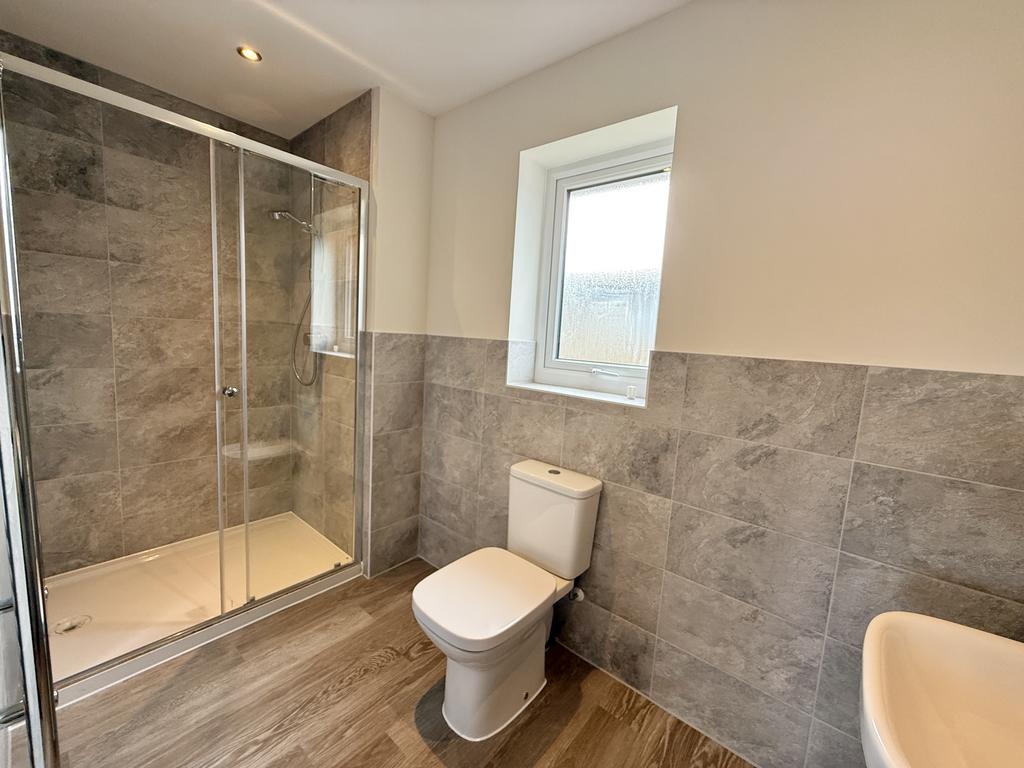 Master En Suite with Double Shower Cubicle