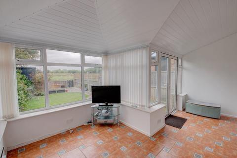 65 Larchmere Drive, Bromsgrove, B61 8QL