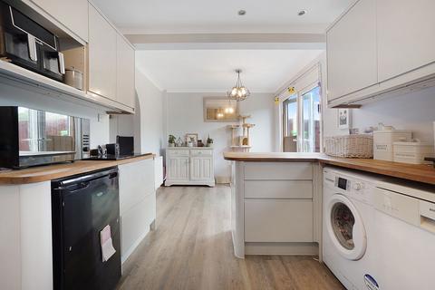 2 Kinross Close, Chatham, ME5 7RS