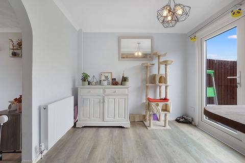 2 Kinross Close, Chatham, ME5 7RS