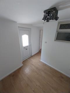 3 bedroom end of terrace house to rent, Oakway, Cardiff CF5