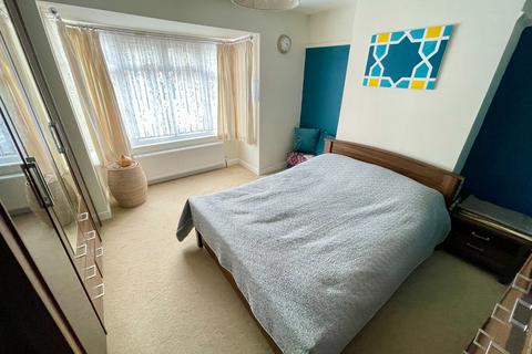 3 bedroom semi-detached house for sale, Kenneth Road, Luton, Bedfordshire, LU2 0LE