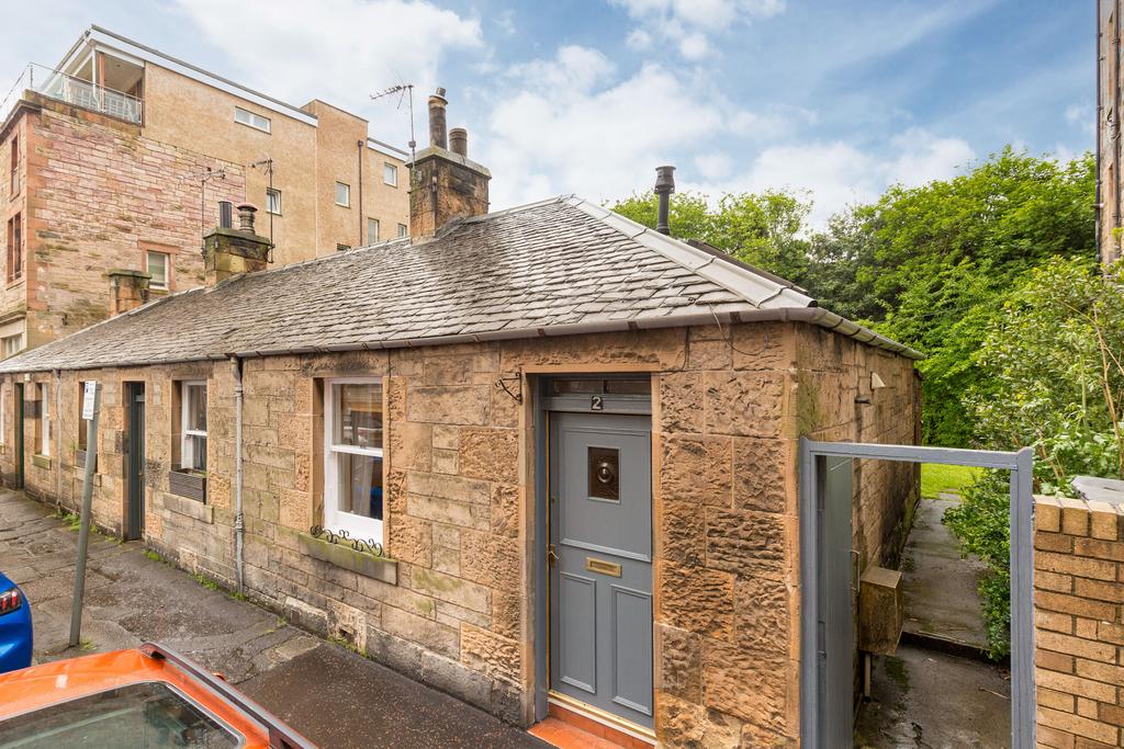 2 Springvalley Gardens, Edinburgh... 1 bed cottage £200,000