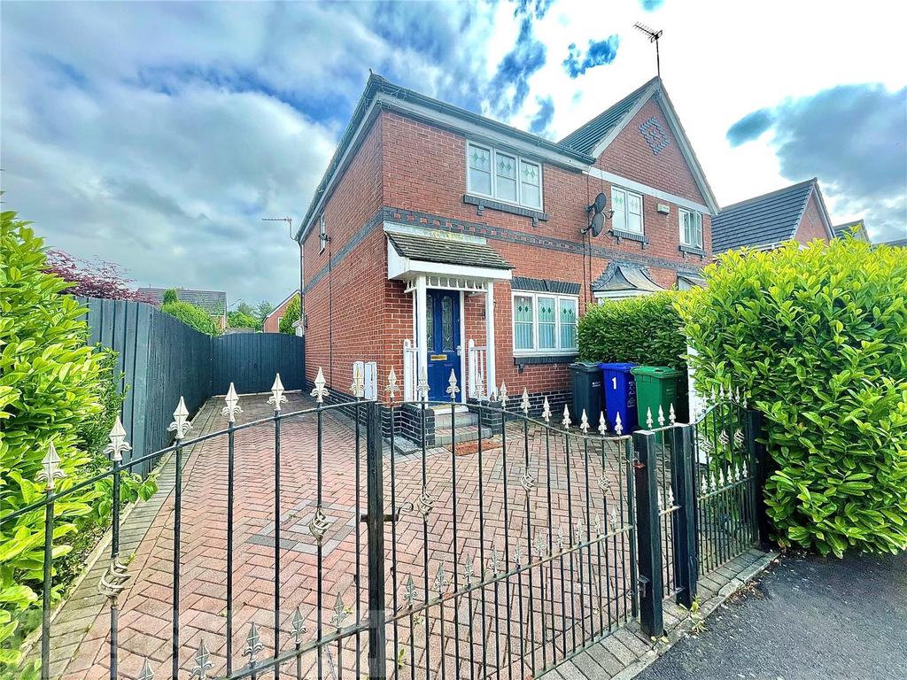 Carville Road, Blackley, Manchester, M9 3 bed semidetached house £